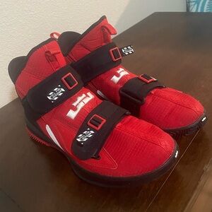 Nike Lebron Soldier 13 SFG University Red/Black/White Size 11.5
